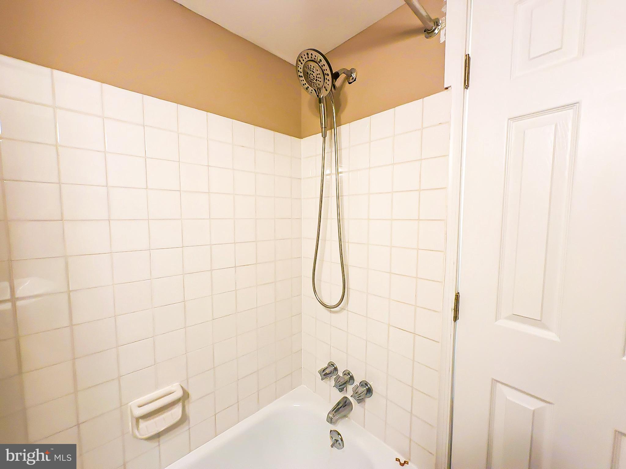 AMERICANA CENTRE - Residential Lease