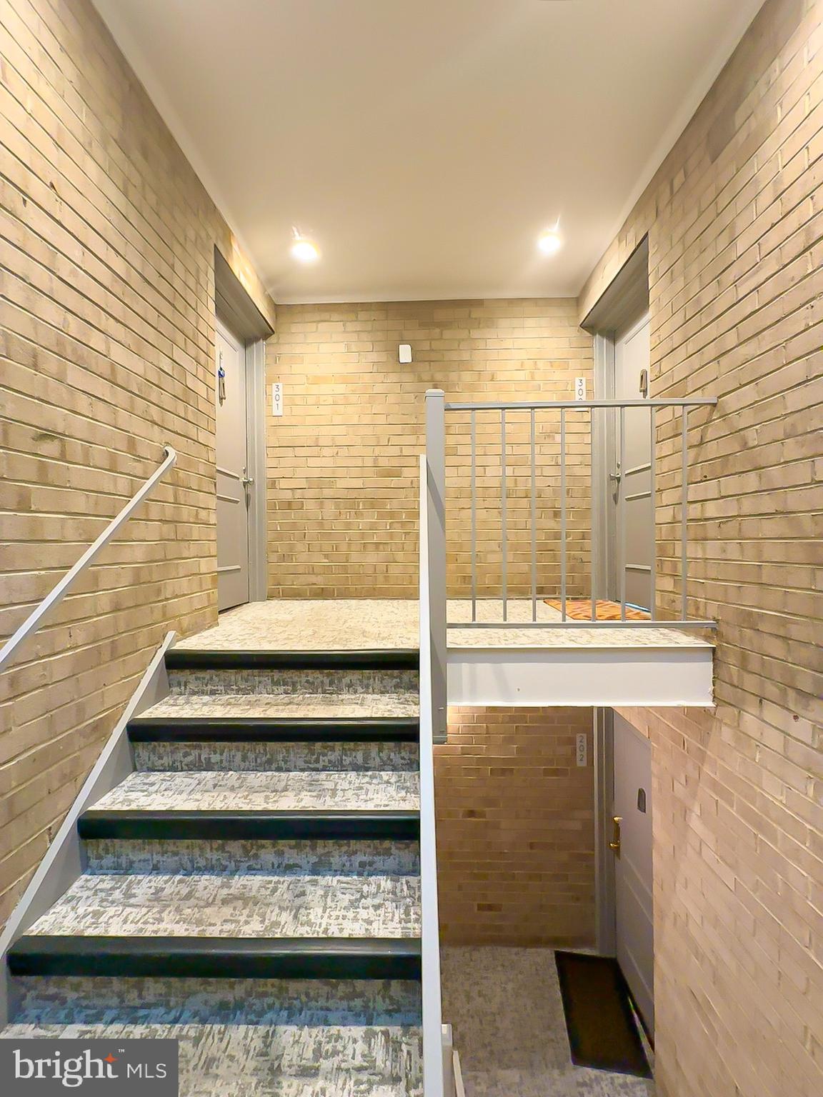 AMERICANA CENTRE - Residential Lease