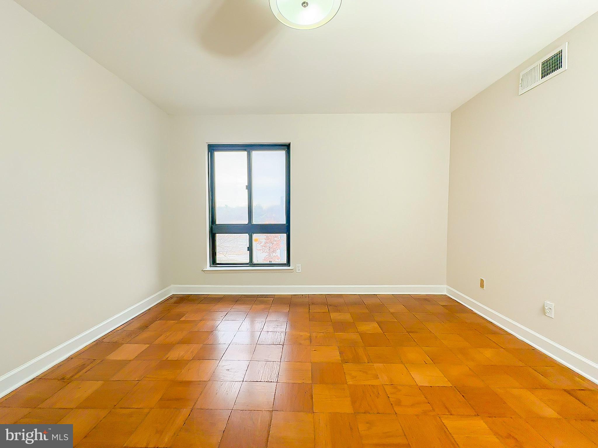 AMERICANA CENTRE - Residential Lease