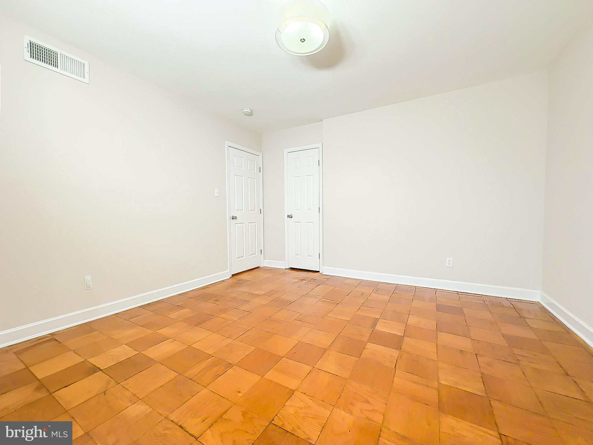 AMERICANA CENTRE - Residential Lease