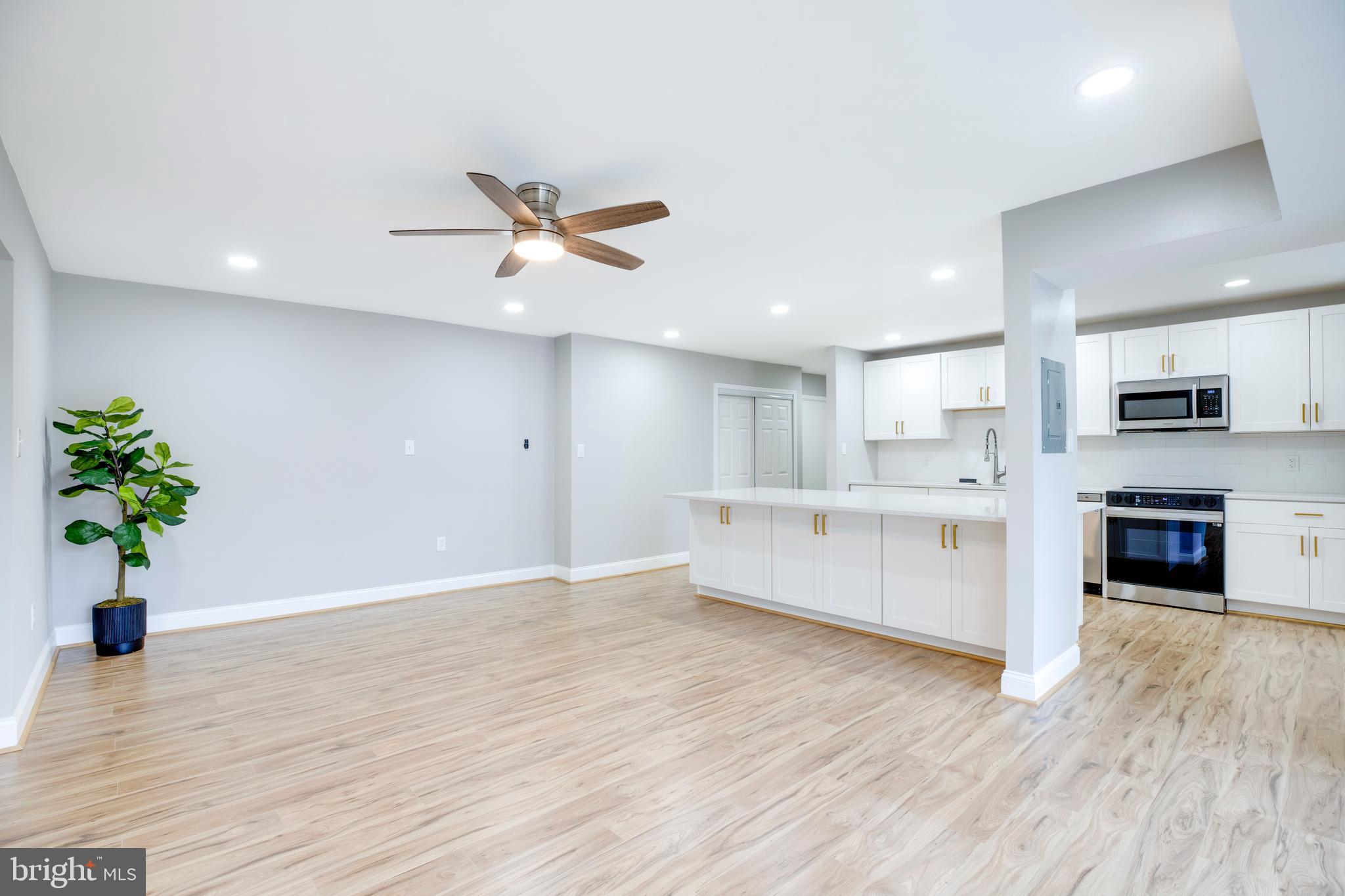9704 KINGSBRIDGE DRIVE 203