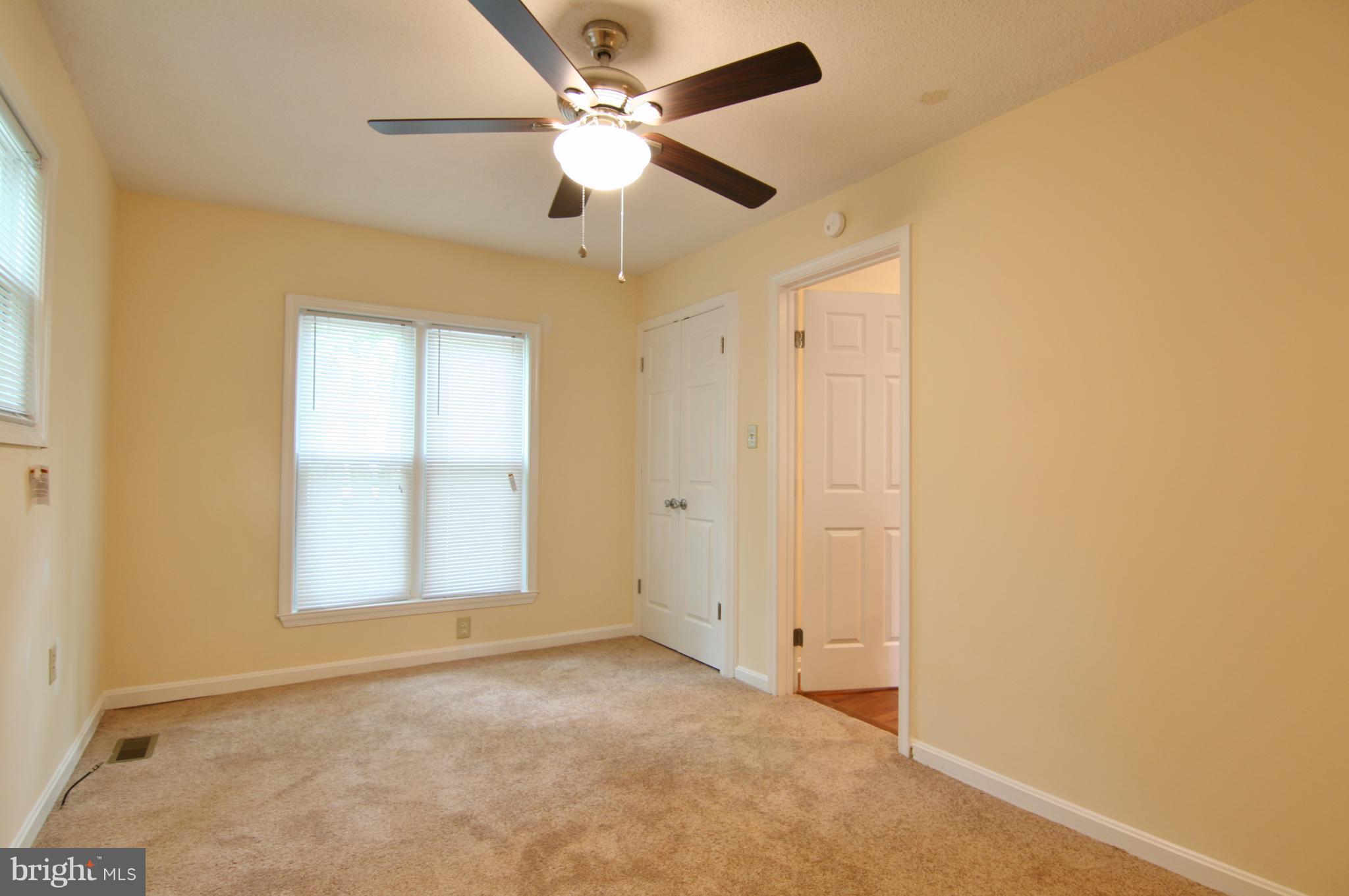 LAKE LAND - Residential