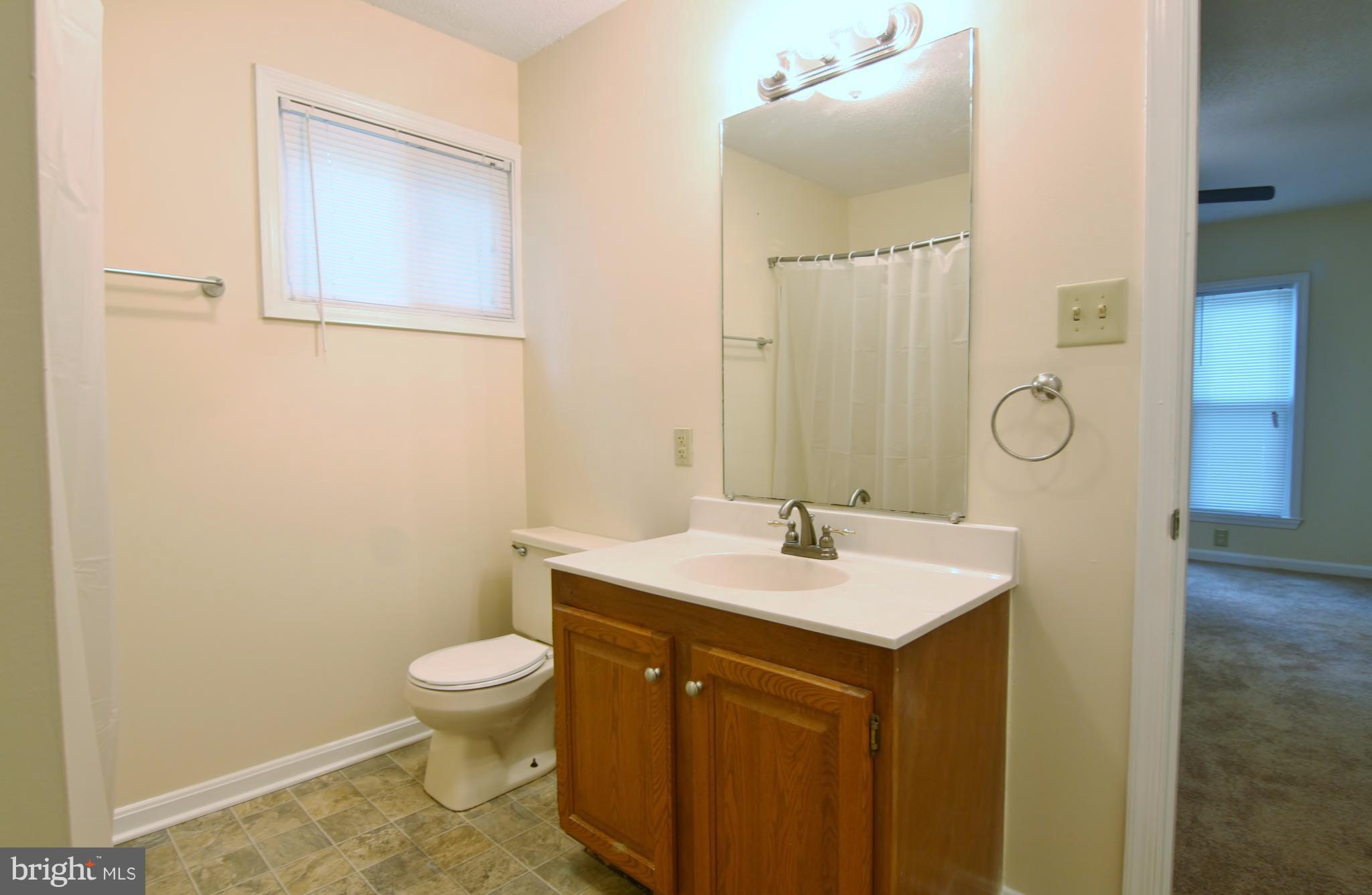 LAKE LAND - Residential