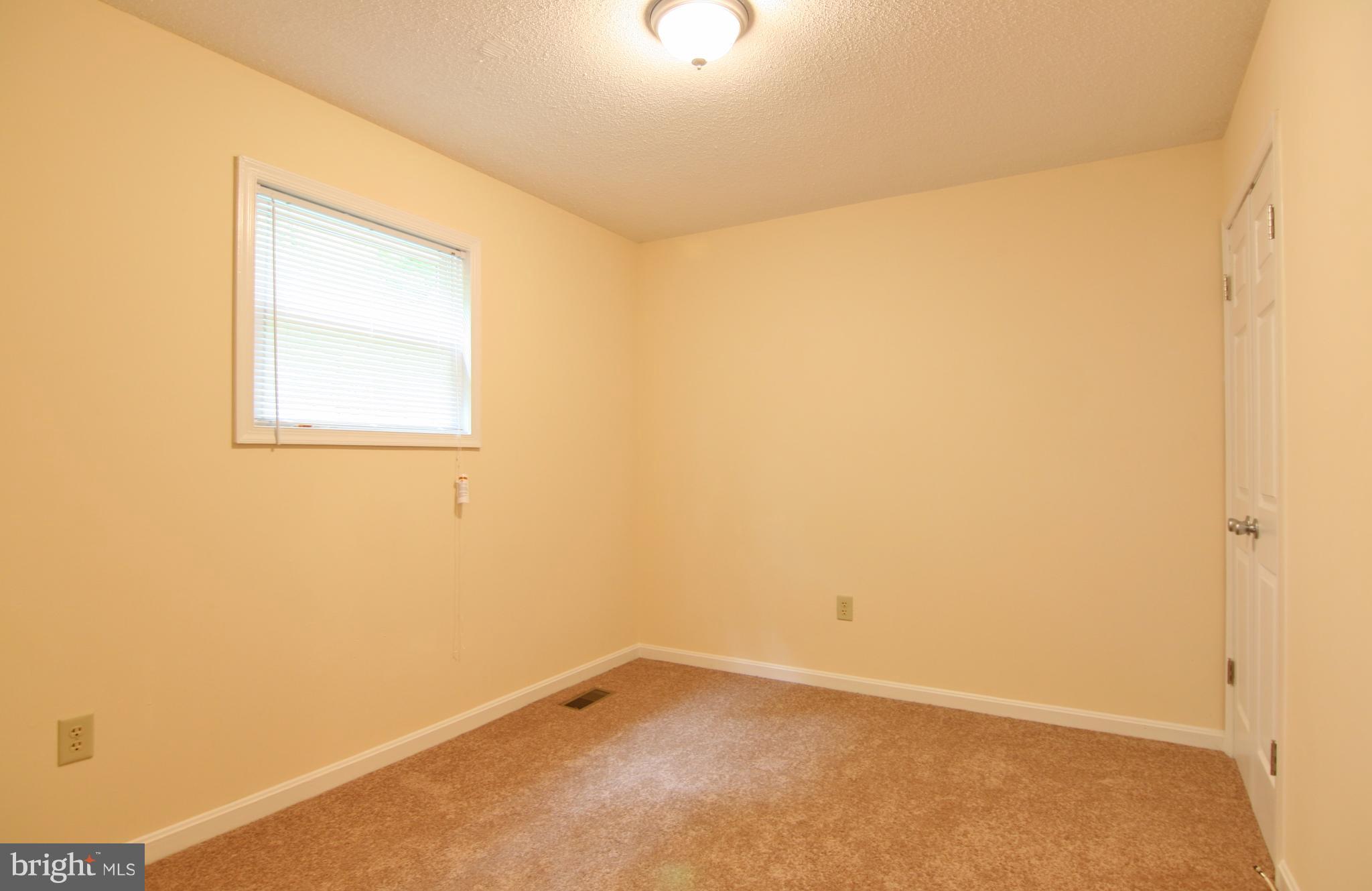 LAKE LAND - Residential