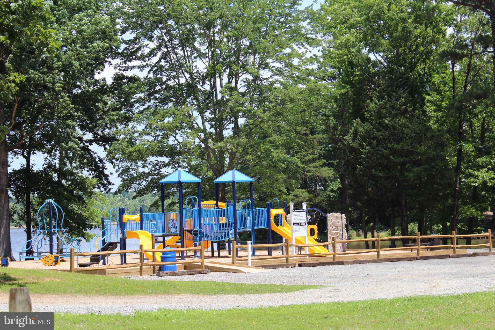 LAKE LAND - Residential