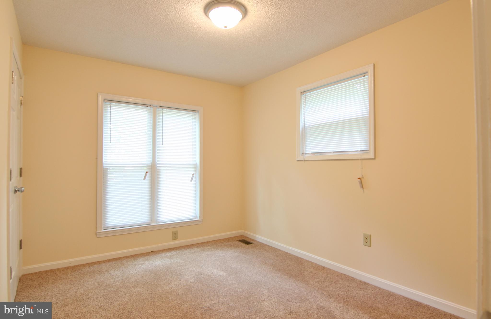 LAKE LAND - Residential