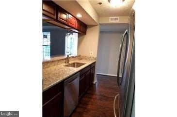 OVERLOOK - Residential Lease