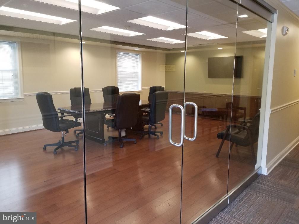 4101 CHAIN BRIDGE ROAD SMALL SUITES