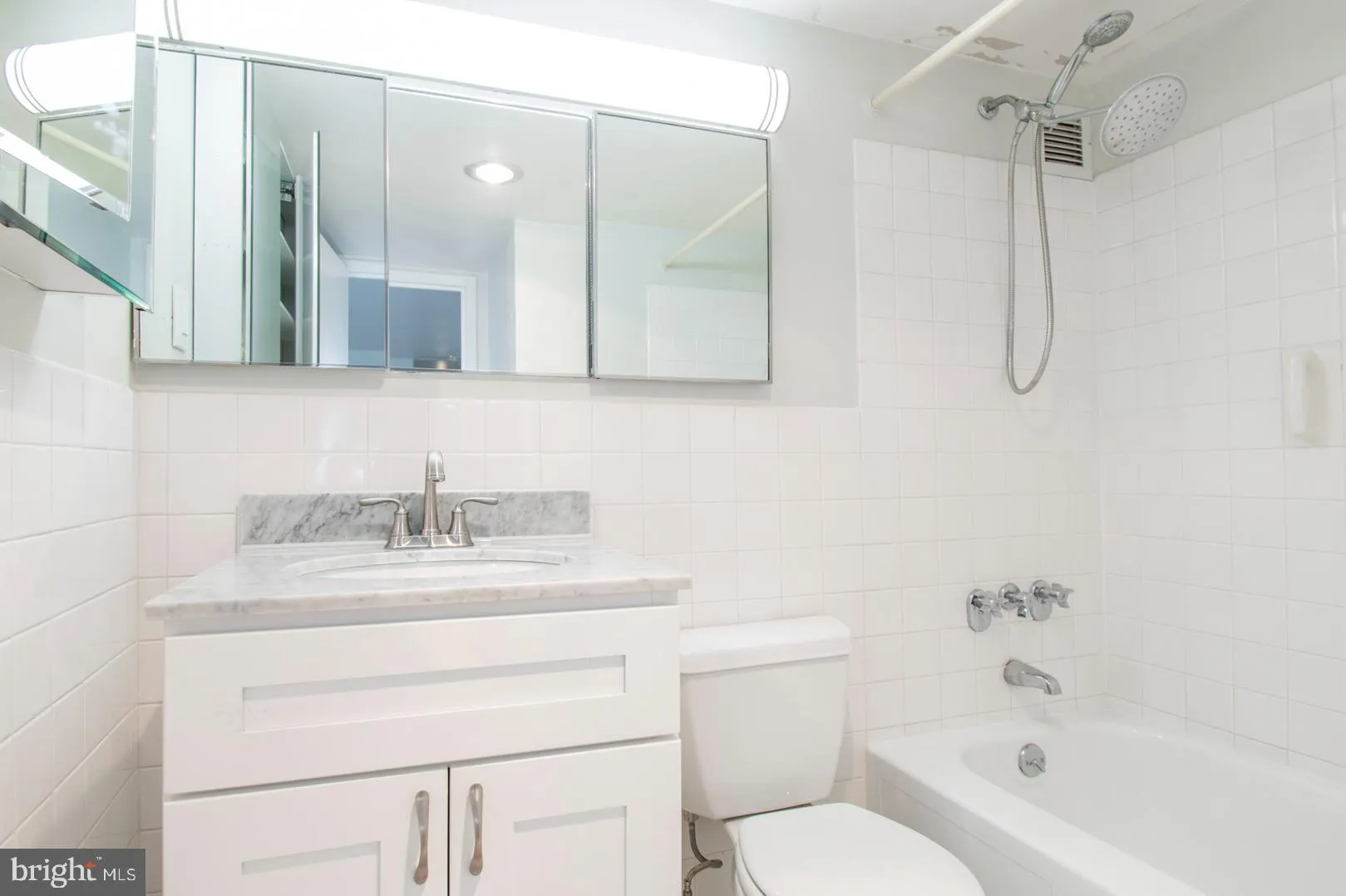 Philadelphia, Pennsylvania 19131, United States, 2 Bedrooms Bedrooms, ,2 BathroomsBathrooms,Residential,Active,91853