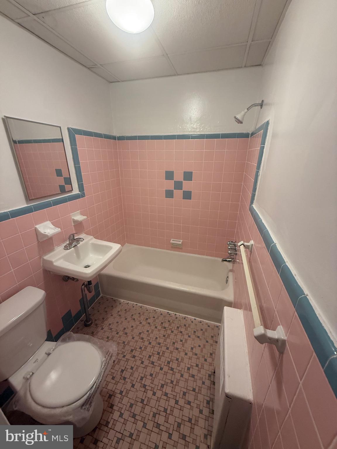 FOX CHASE - Residential Income