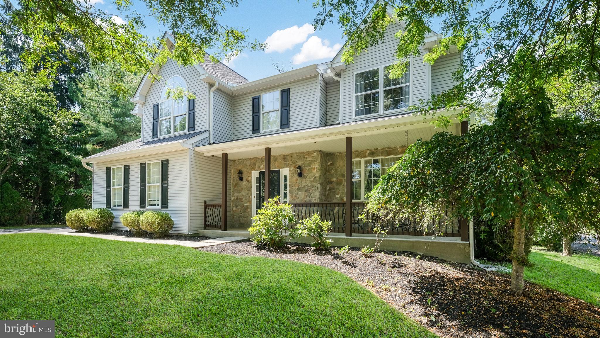 2280 GLENVIEW DRIVE