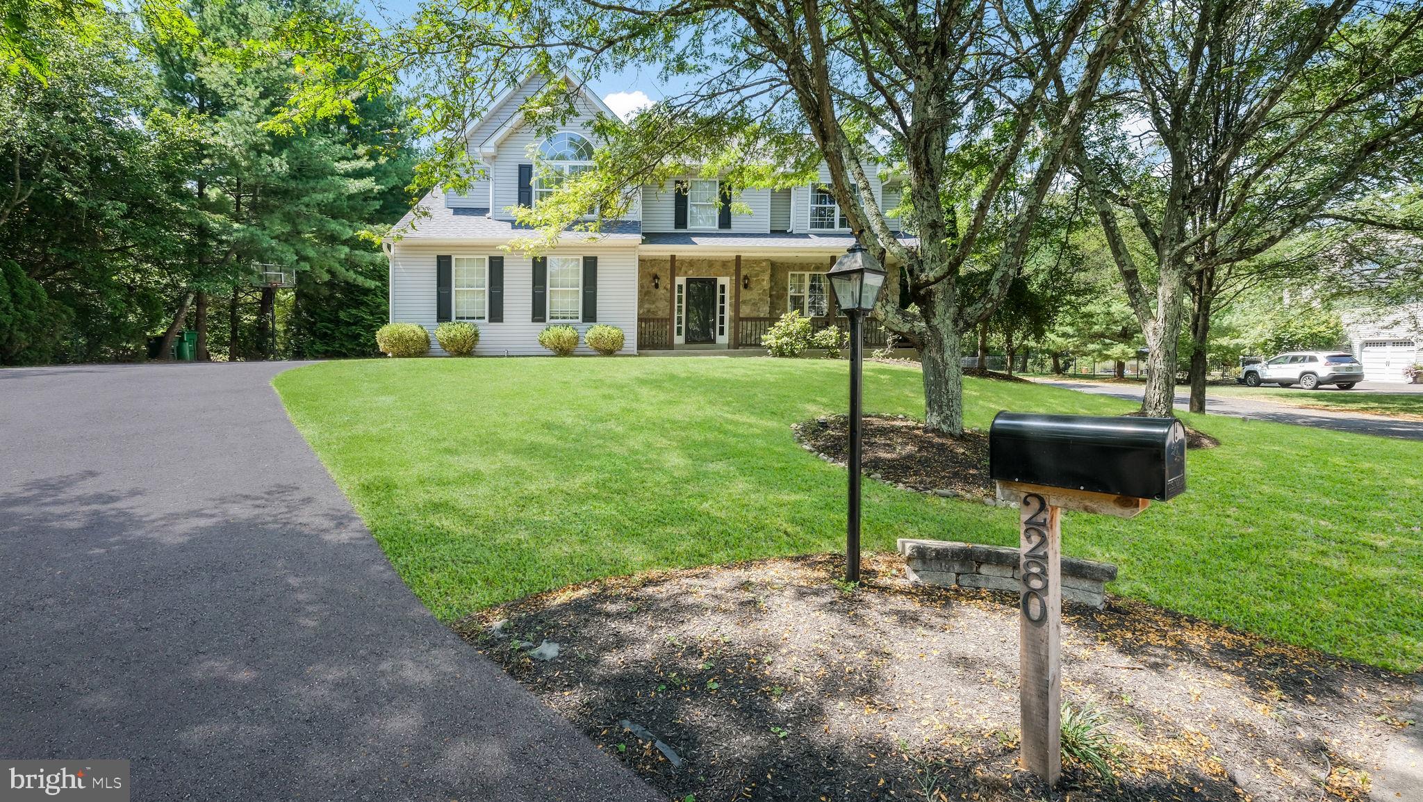 2280 GLENVIEW DRIVE
