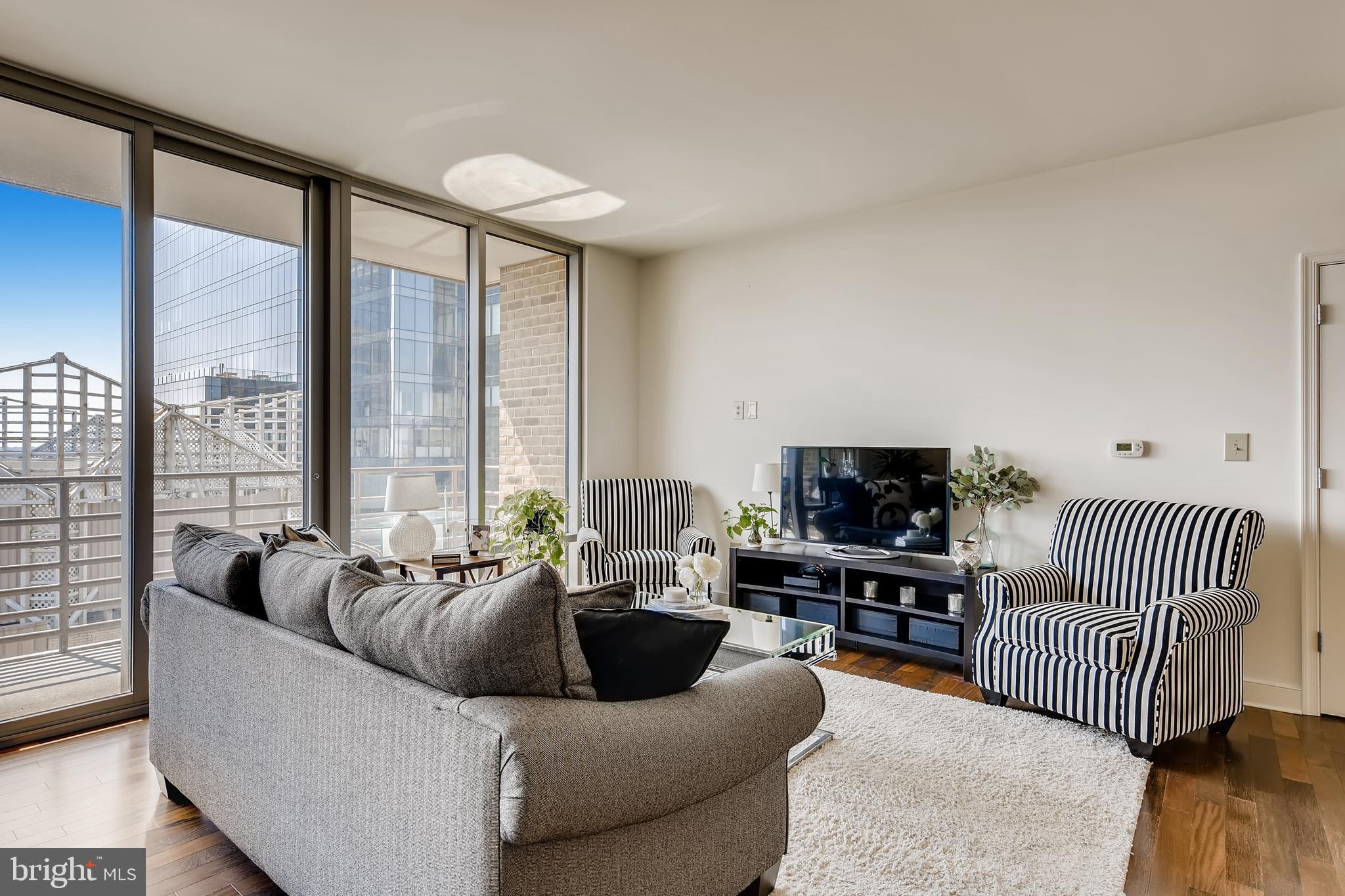 HARBOR EAST - Residential