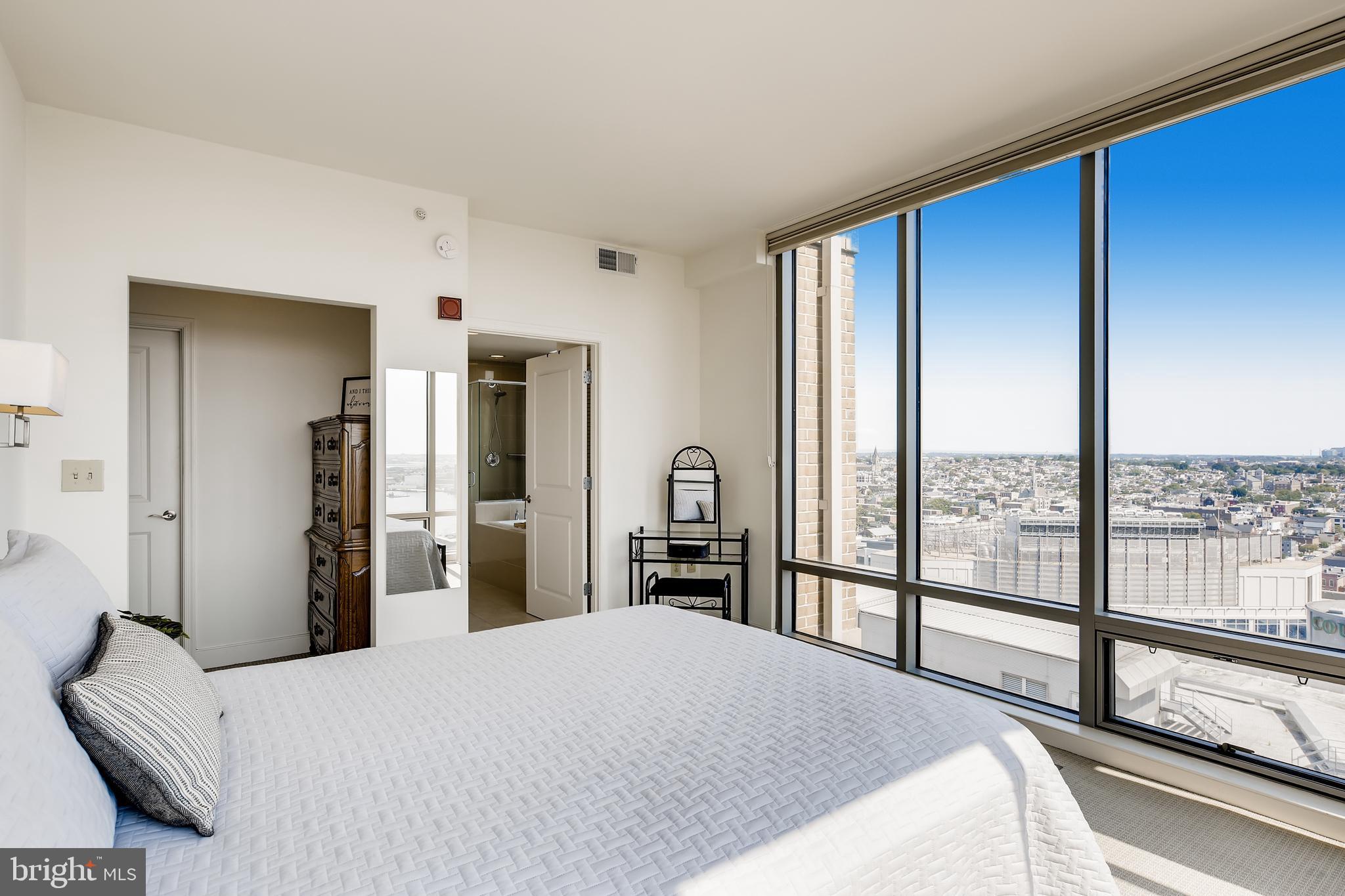 HARBOR EAST - Residential