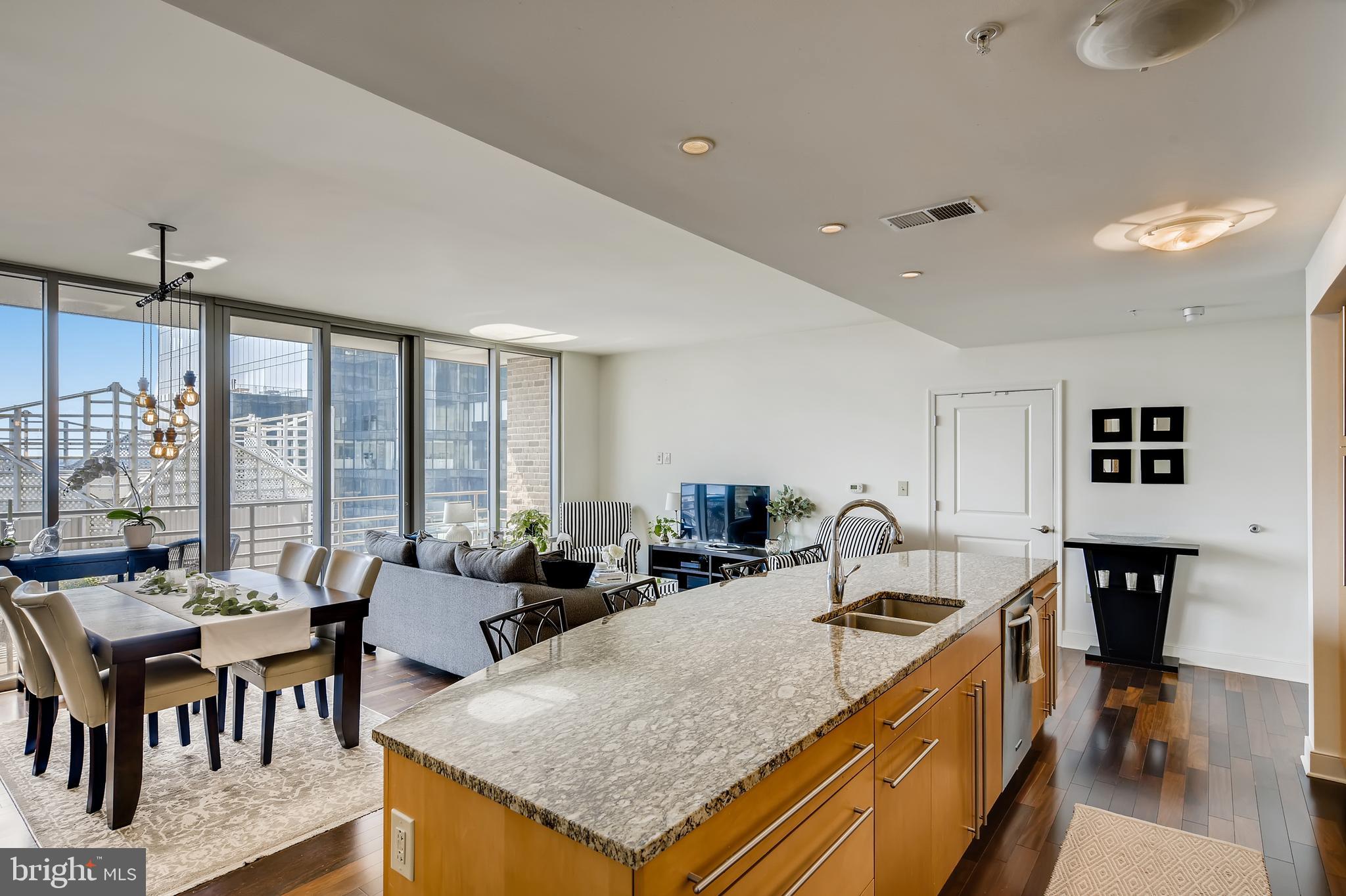 HARBOR EAST - Residential