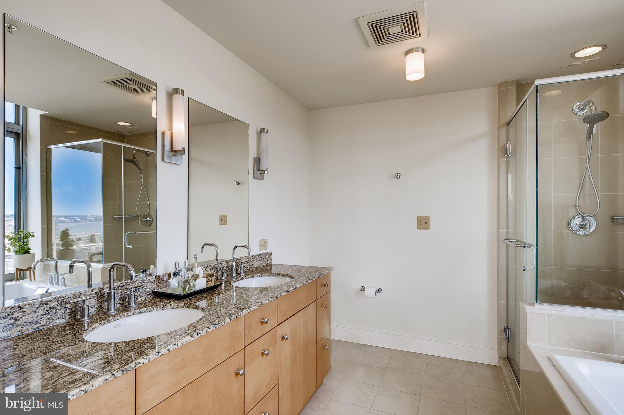 HARBOR EAST - Residential