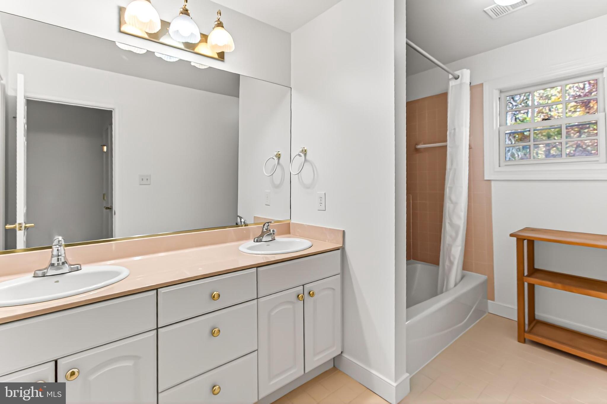 WOLF RUN - Residential