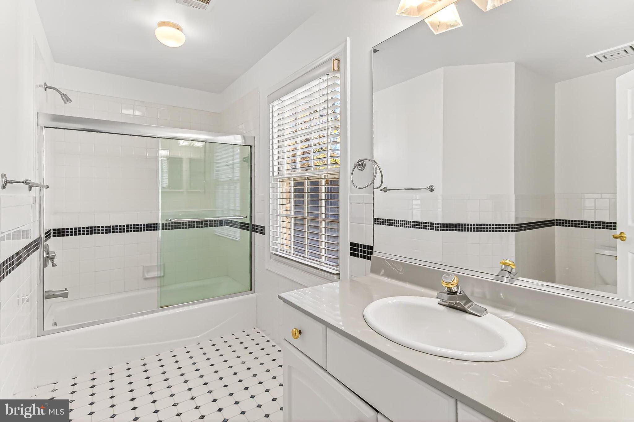 WOLF RUN - Residential