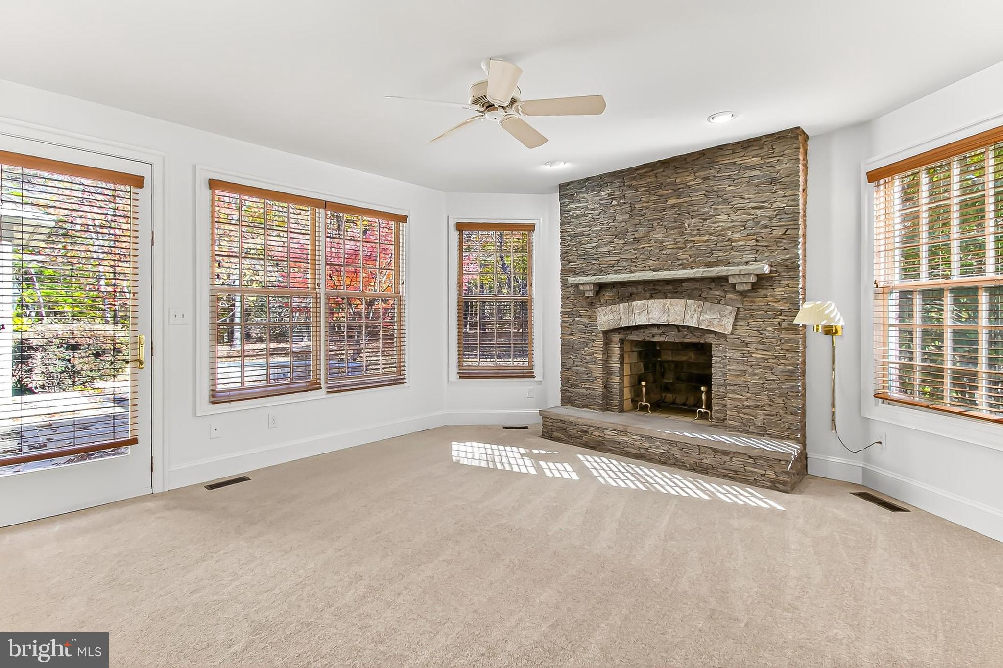 WOLF RUN - Residential