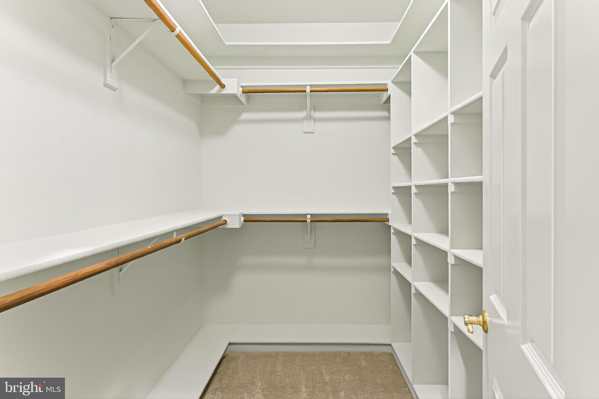 WOLF RUN - Residential