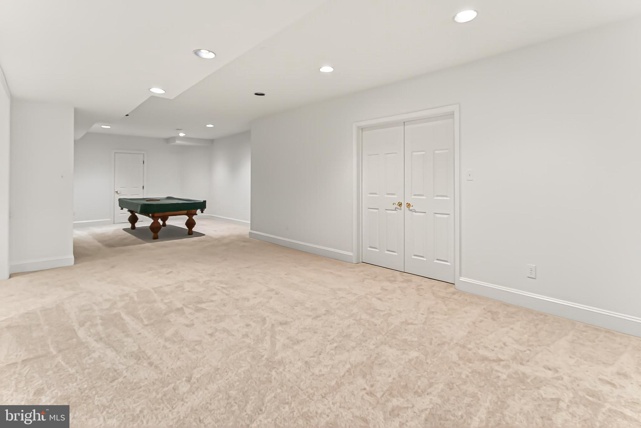 WOLF RUN - Residential