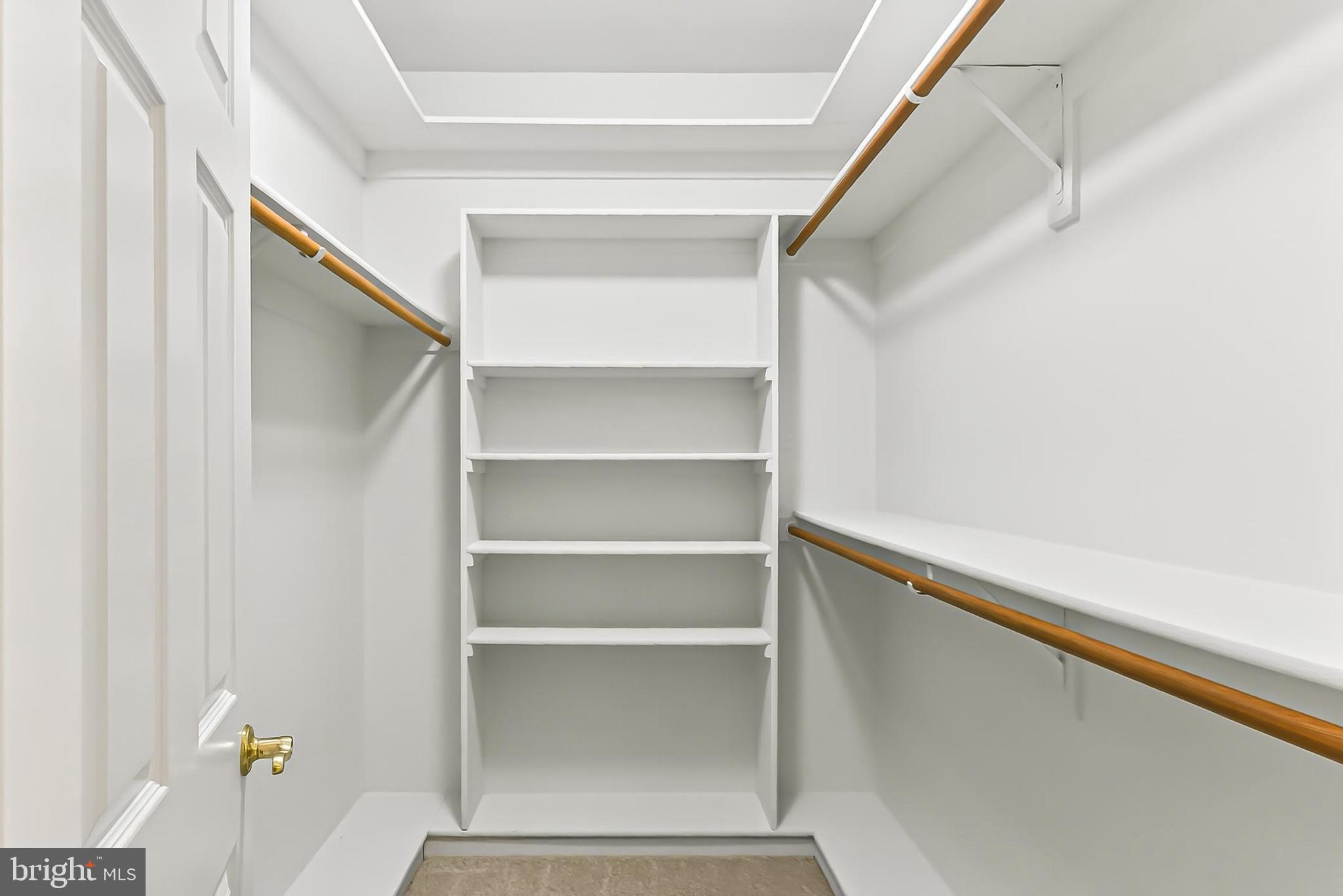 WOLF RUN - Residential