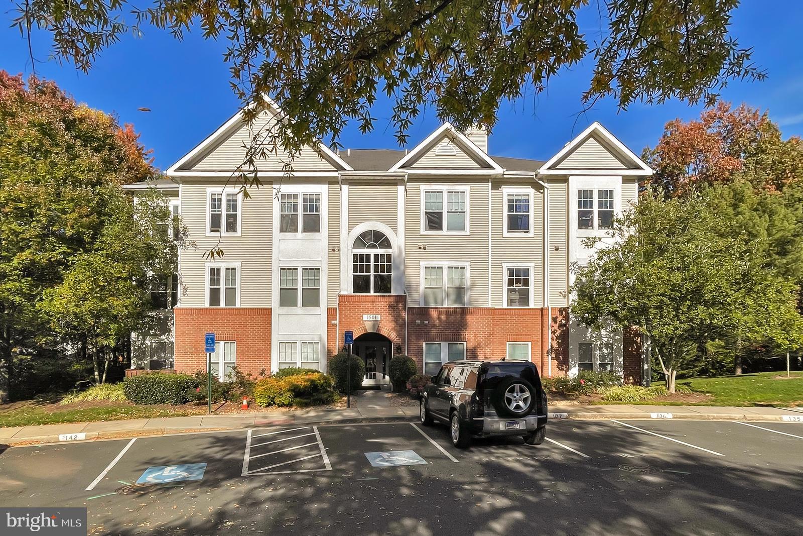 NORTH POINT VILLAS - Residential