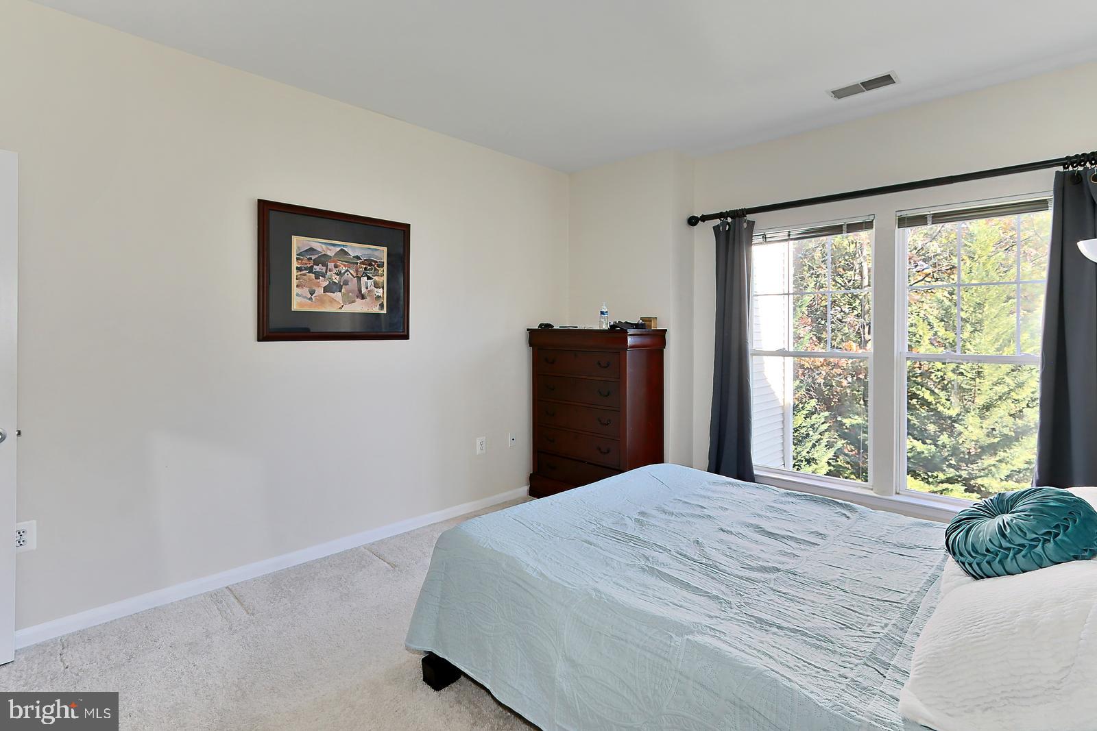 NORTH POINT VILLAS - Residential