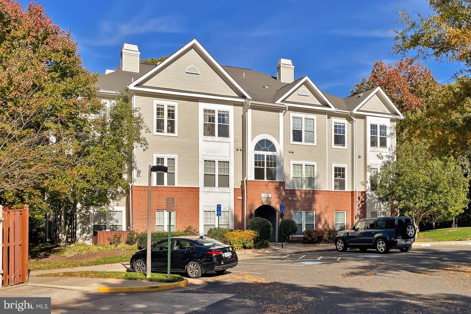 NORTH POINT VILLAS - Residential