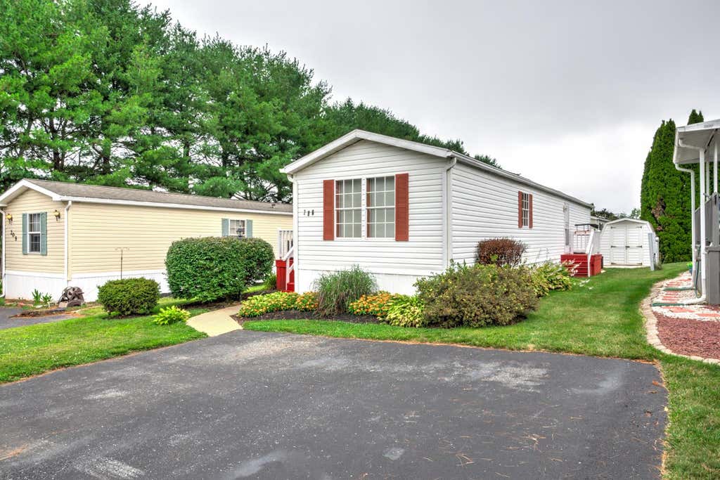 Photo of 206 Saddleford Court N, LANCASTER, PA 17603 (MLS # PALA2091512)