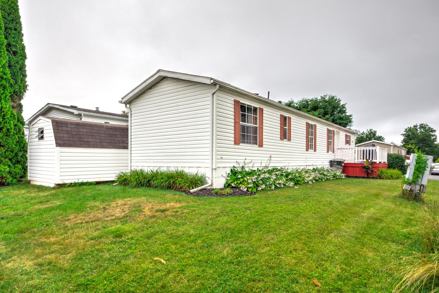 206 SADDLEFORD COURT N