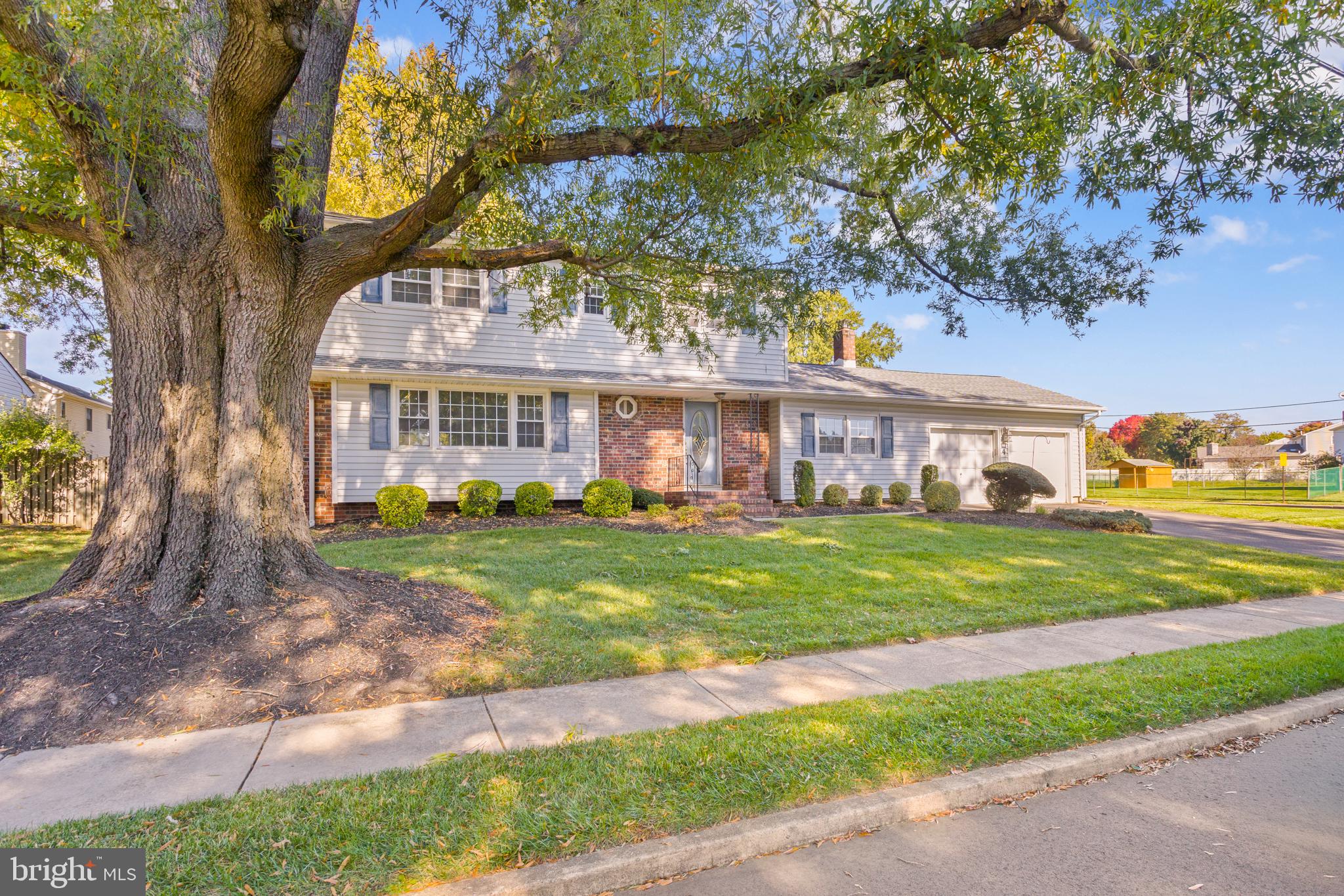 4 ARLINGTON ROAD
