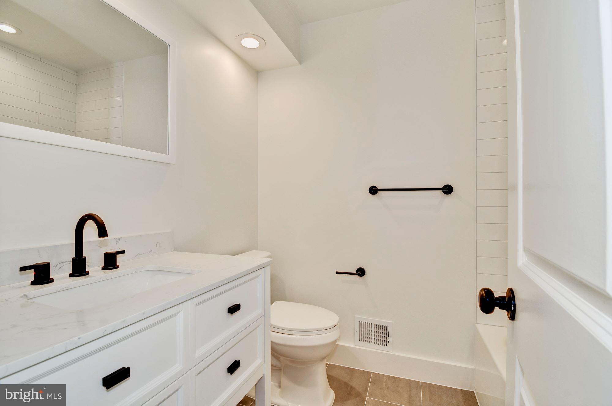 WILTON WOODS - Residential