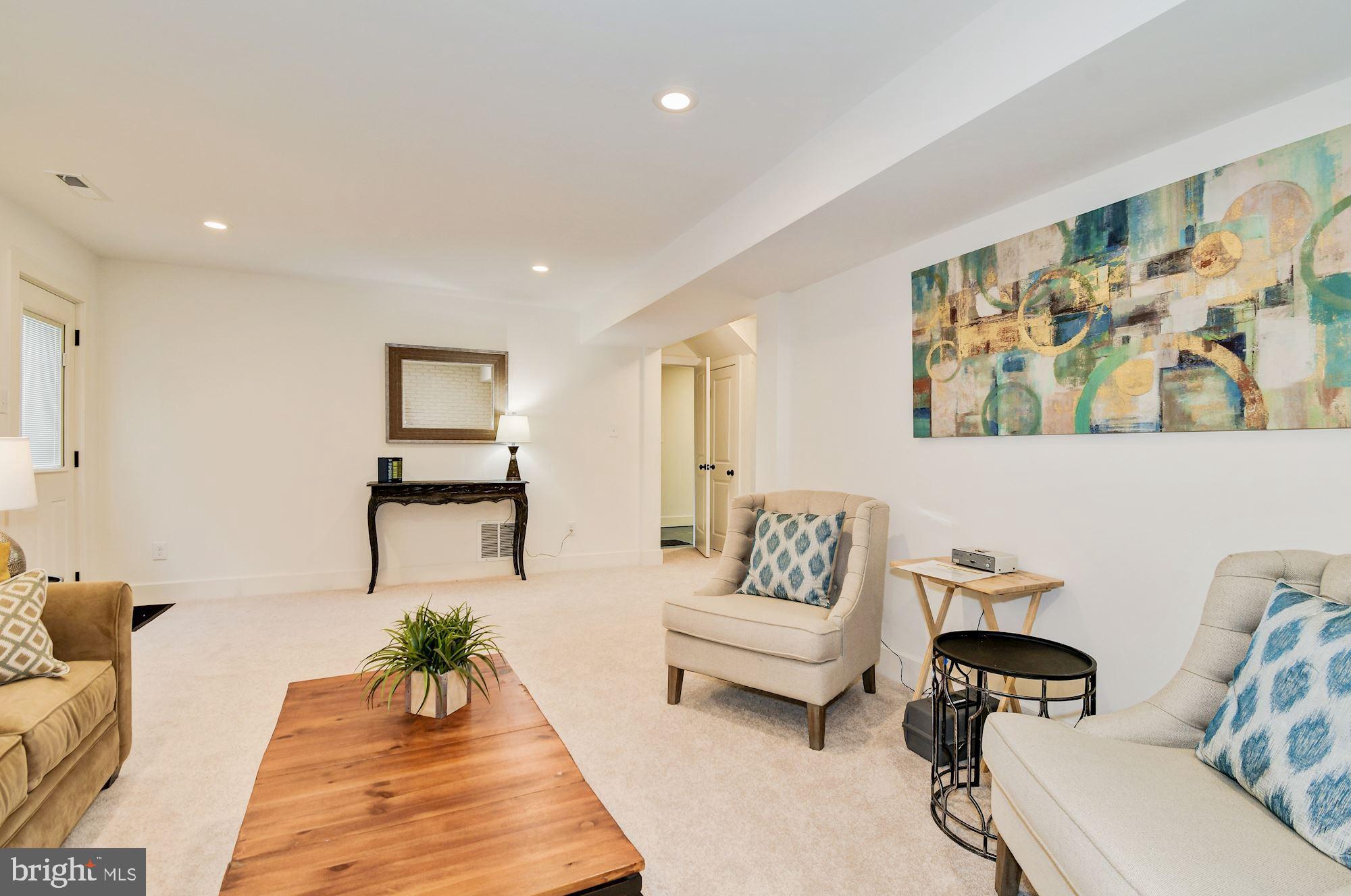 WILTON WOODS - Residential