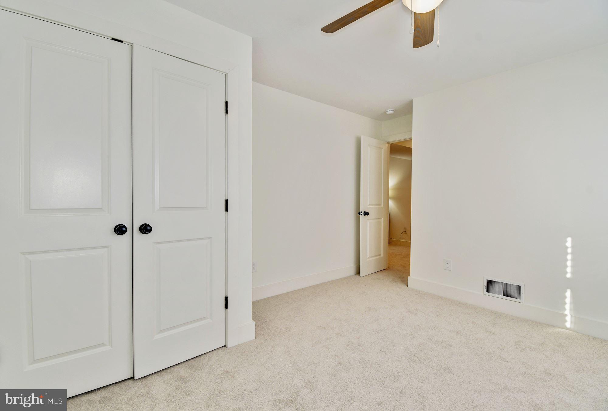 WILTON WOODS - Residential