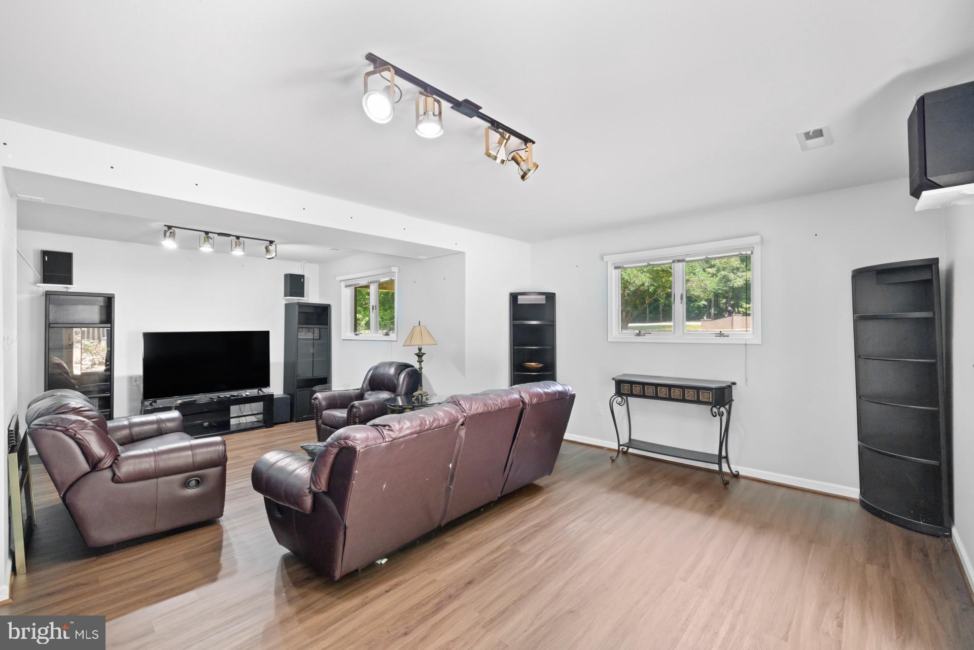 LOCUST GROVE ESTATES - Residential