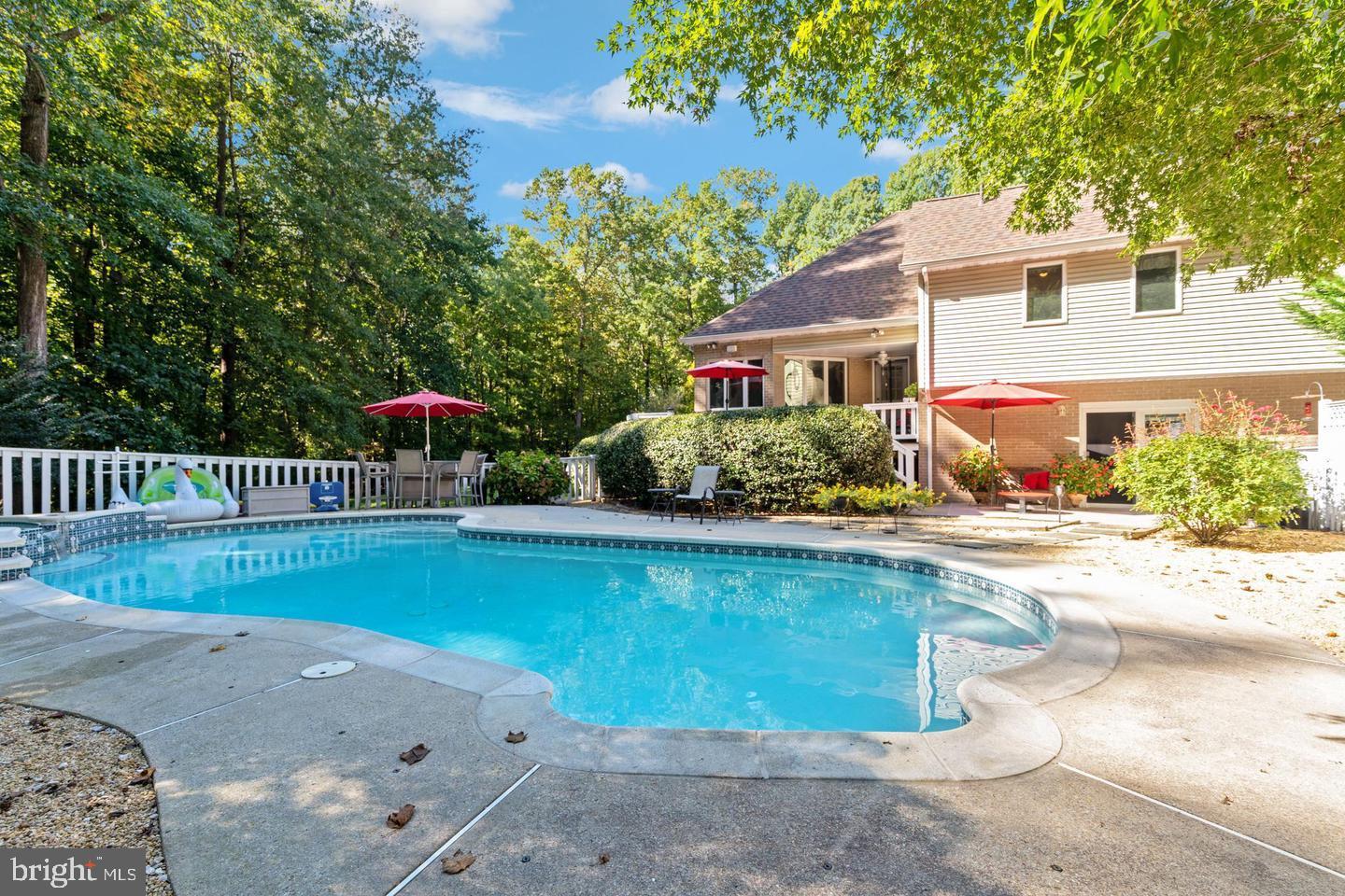 LOCUST GROVE ESTATES - Residential