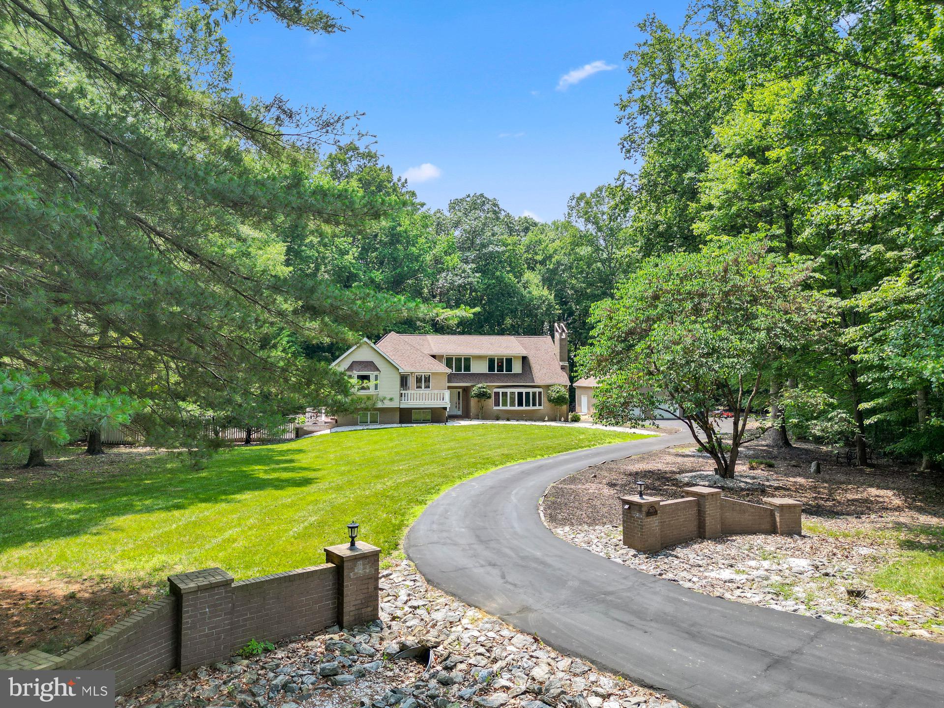7875 LOCUST PLACE