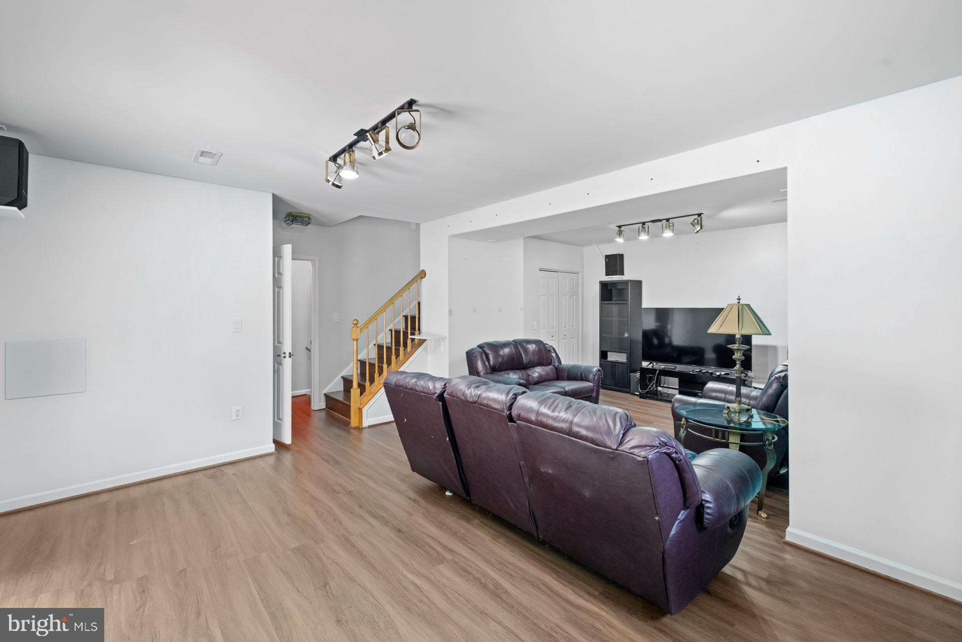 LOCUST GROVE ESTATES - Residential