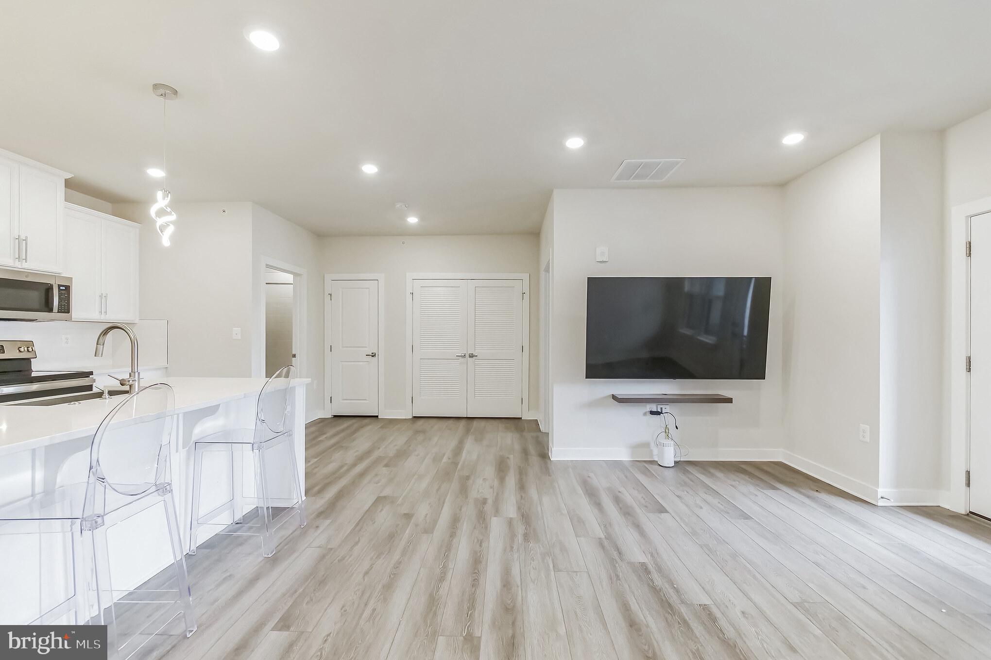 WOODLAND PARK - Residential Lease