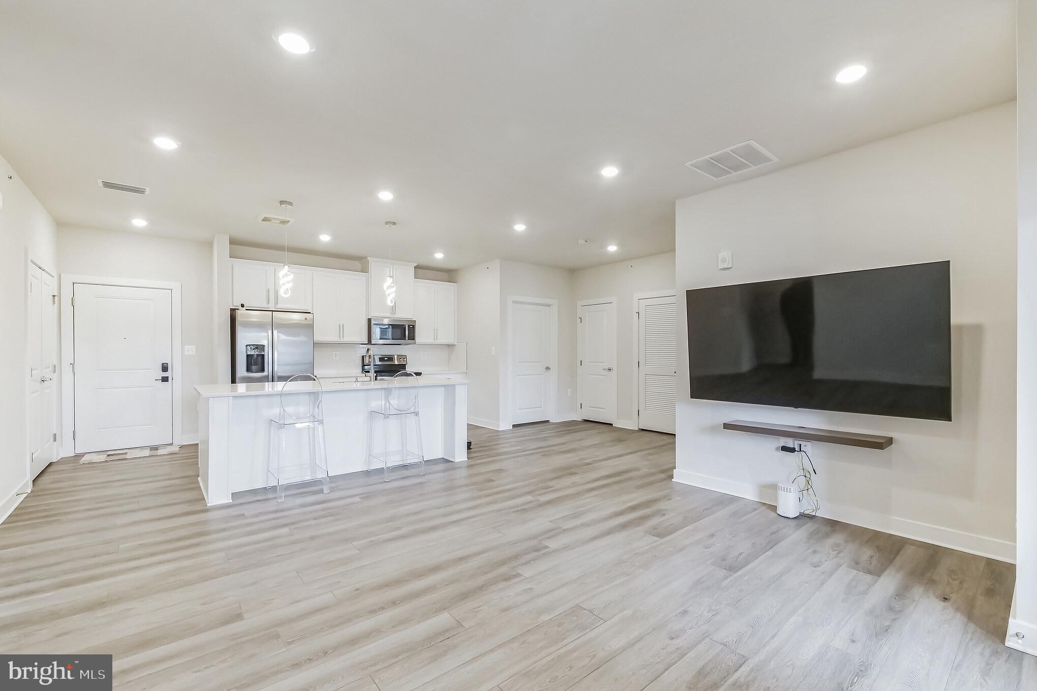 WOODLAND PARK - Residential Lease