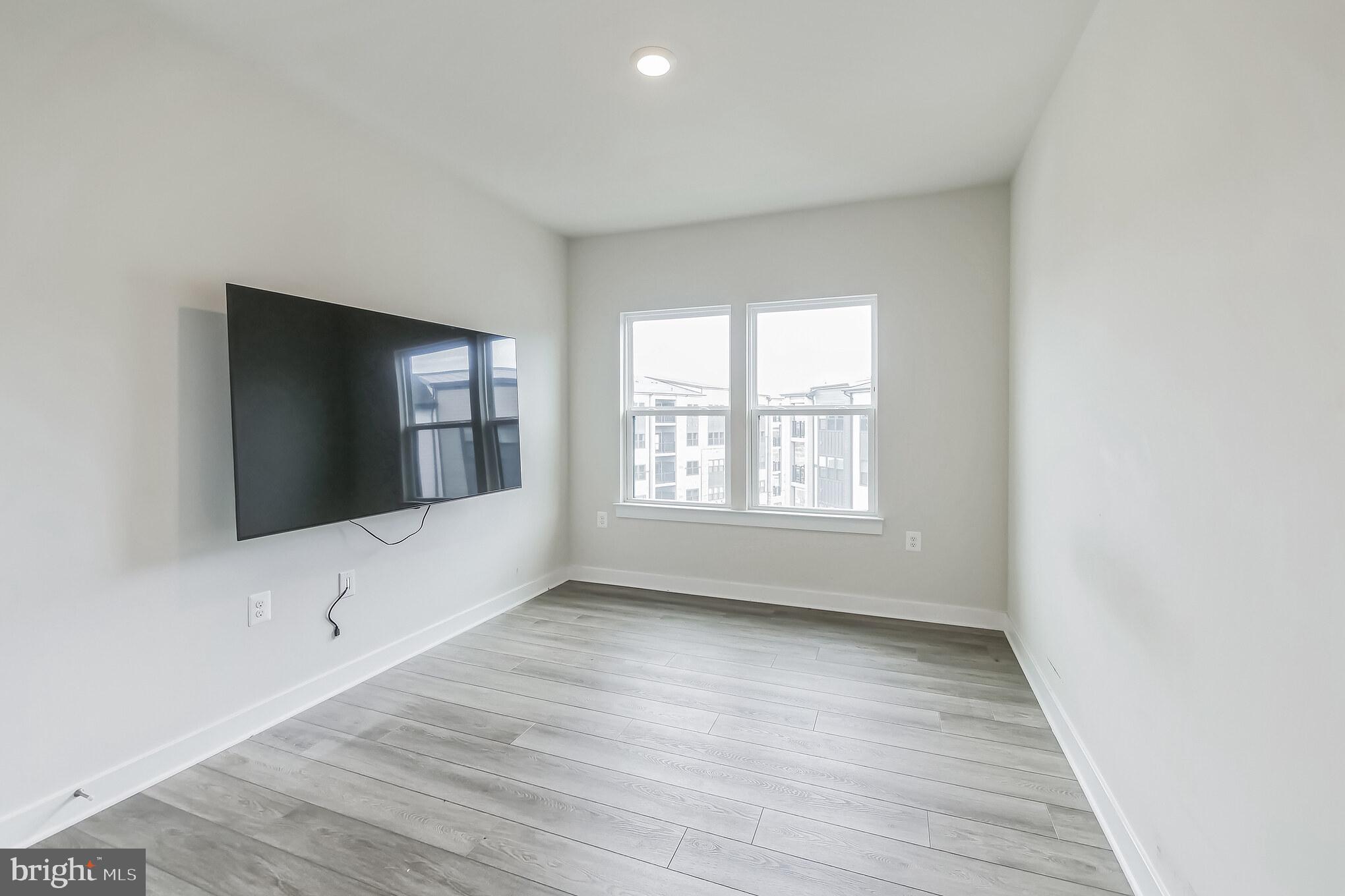 WOODLAND PARK - Residential Lease