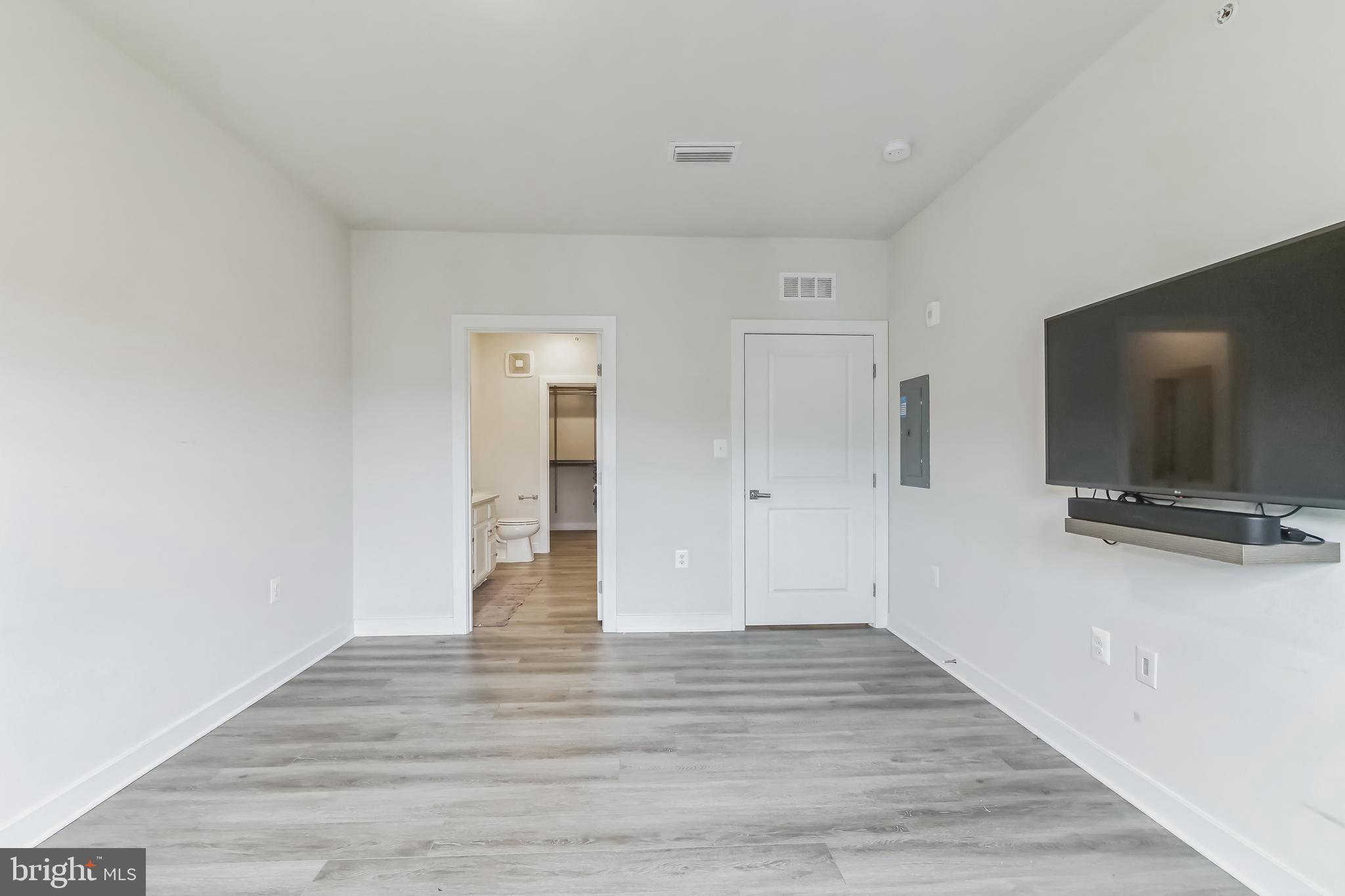 WOODLAND PARK - Residential Lease