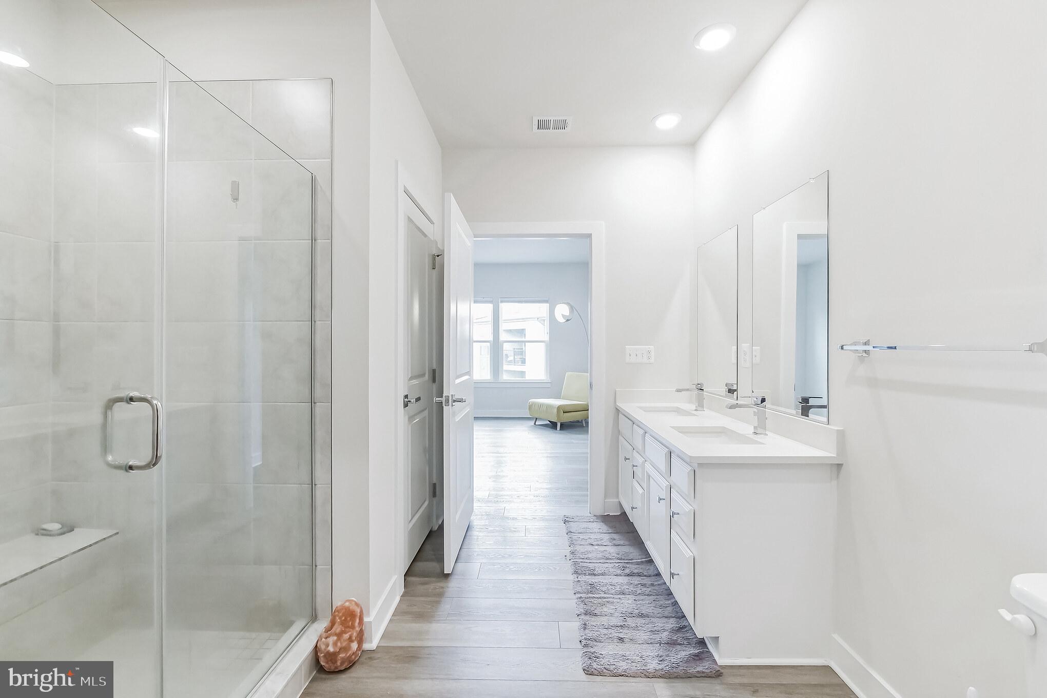 WOODLAND PARK - Residential Lease