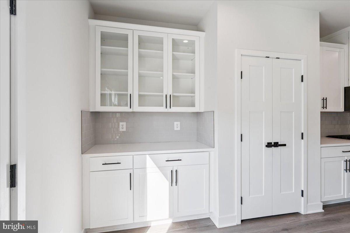 FOSTER'S GLEN - Residential Lease