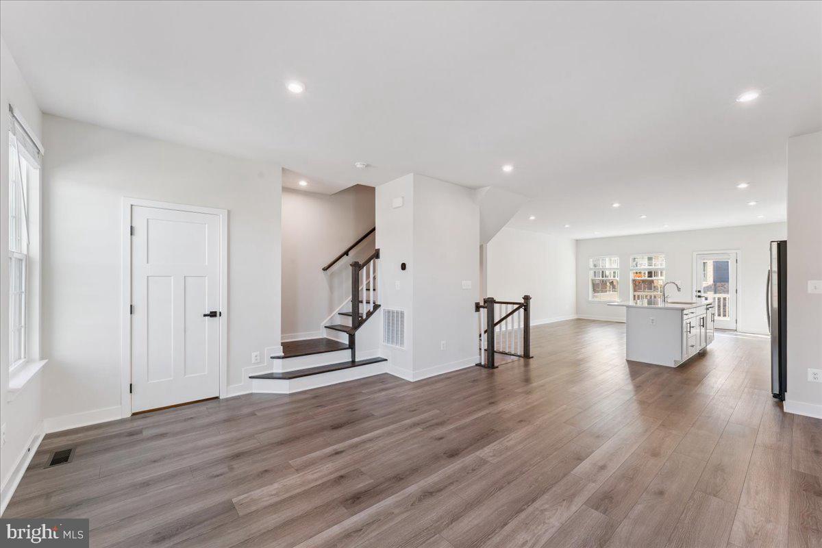 FOSTER'S GLEN - Residential Lease