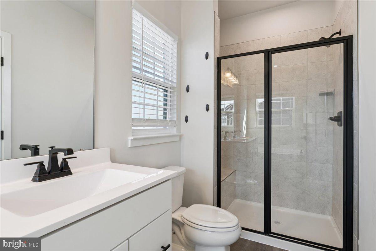 FOSTER'S GLEN - Residential Lease