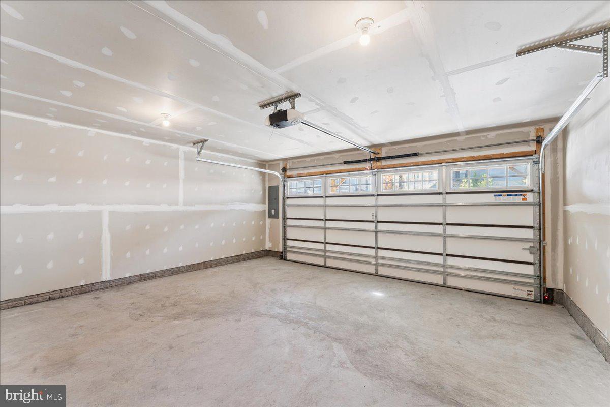 FOSTER'S GLEN - Residential Lease