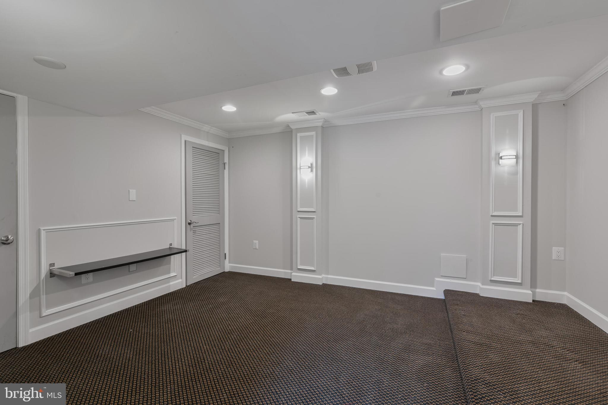 FAIRCHESTER - Residential