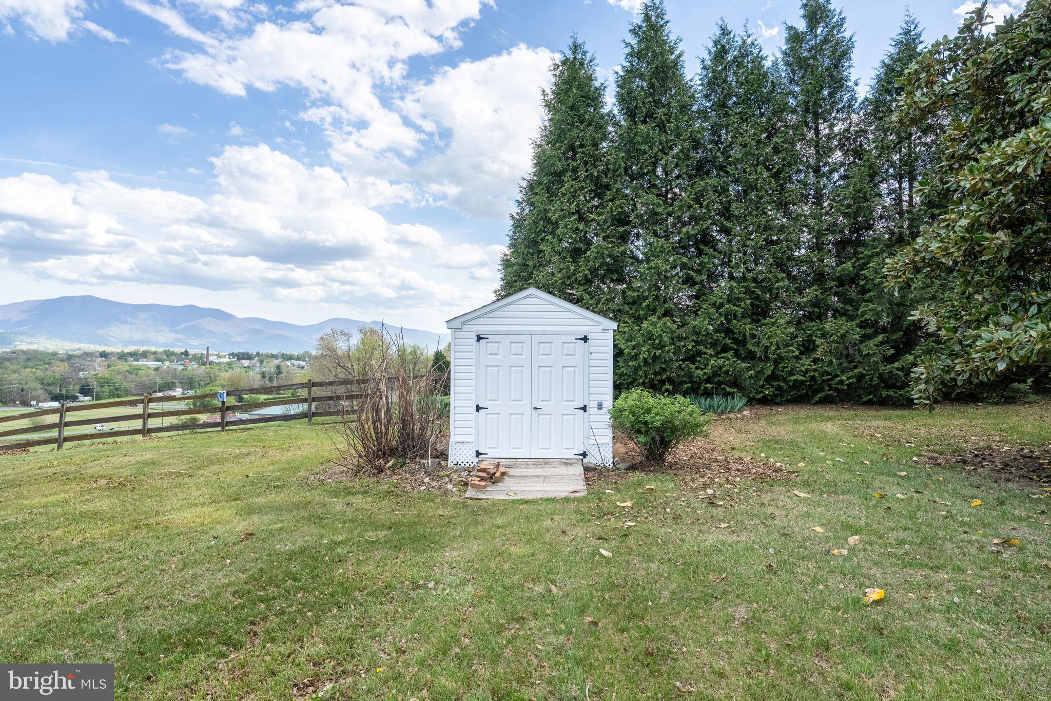 WOODLAND PARK - Residential